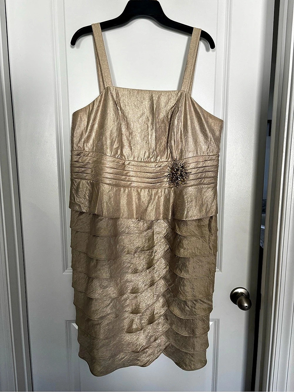 Jessica Howard Women's Mini Dress Gold Size 16W Like New